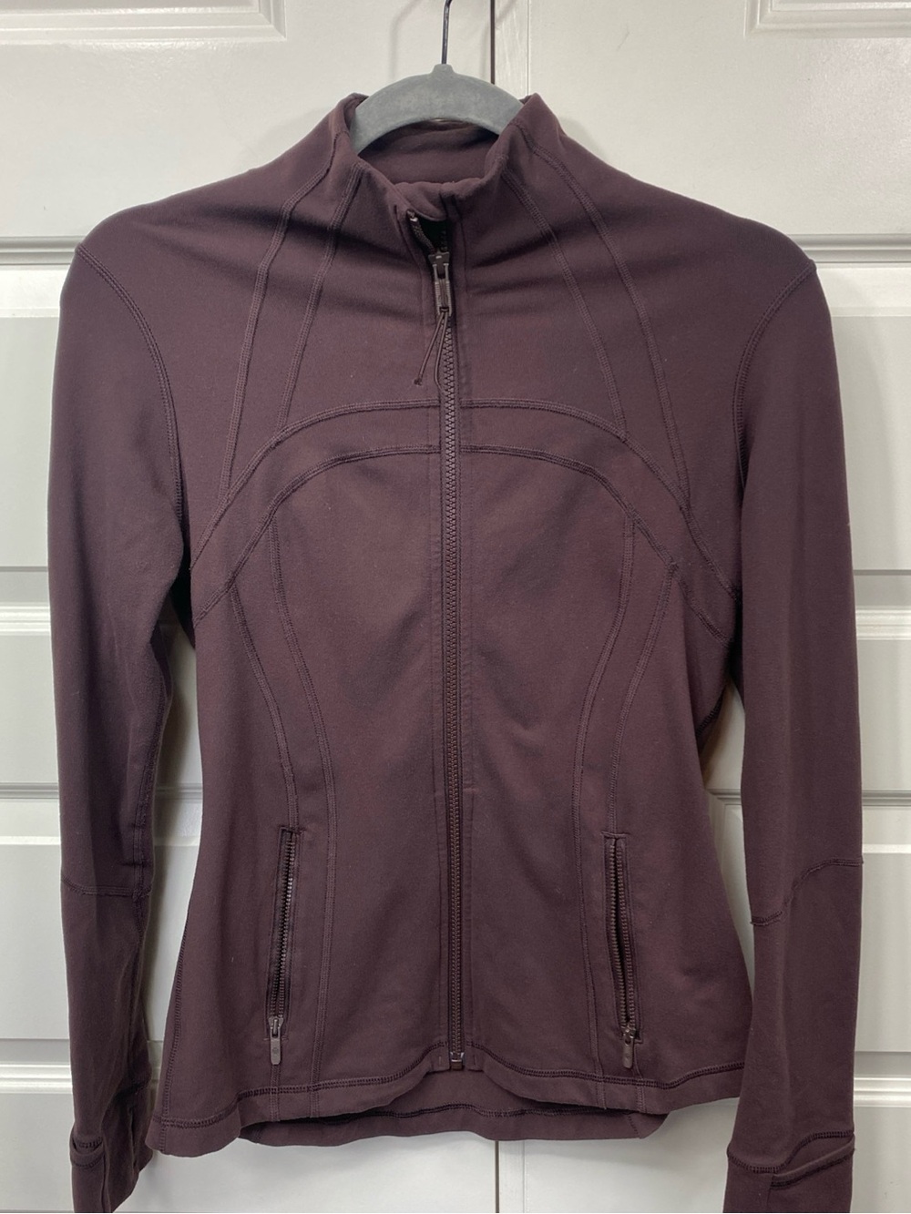 lululemon athletica Burgundy Full Zip Jacket Zipped Pockets Thumbholes 8